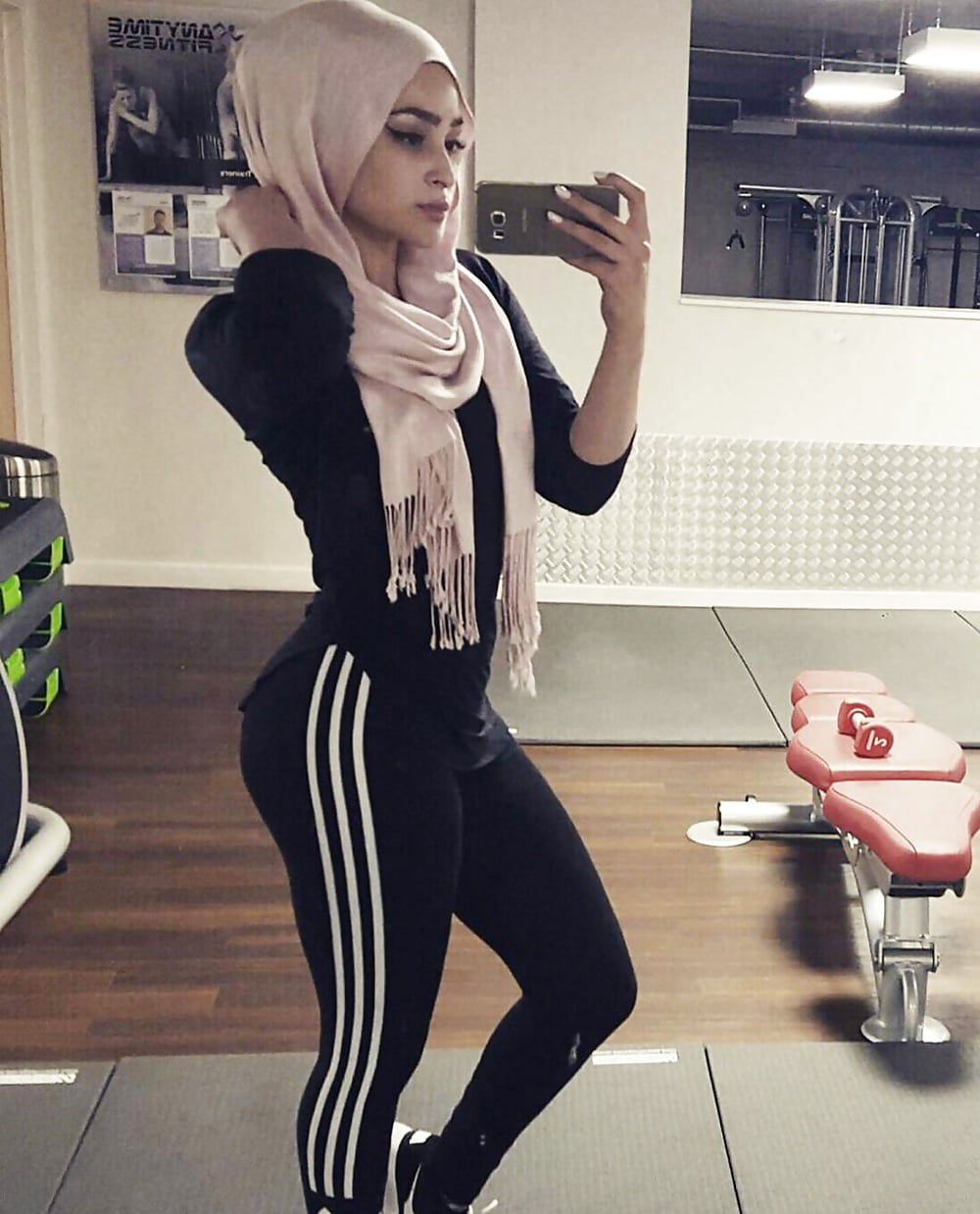 Fit arab girl