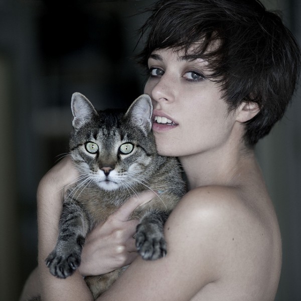 Model Sonia And Her Small Shorthair Bull 1