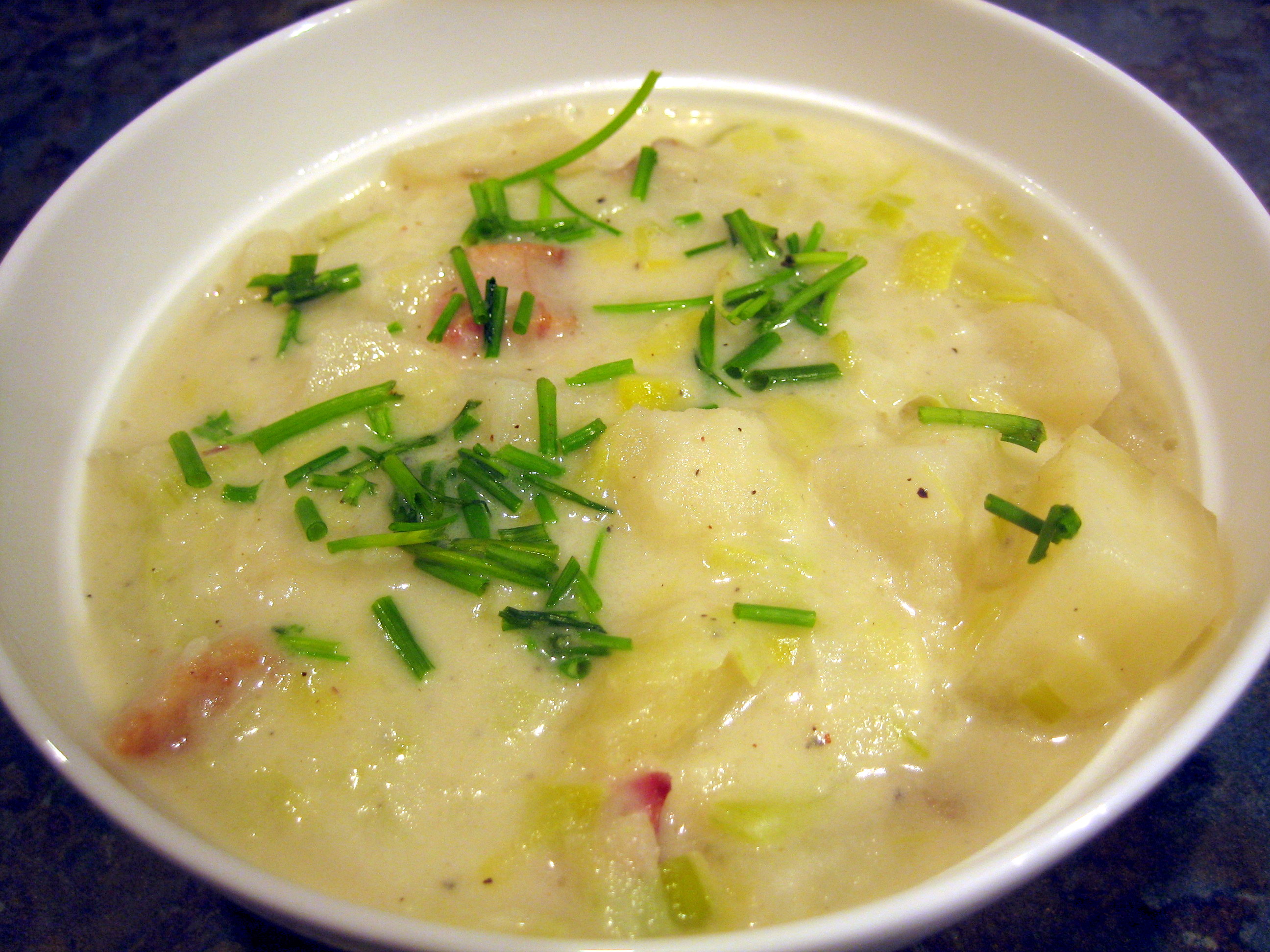 Блюда без картофеля. Картофельный суп. Картофельный суп с мясом. Картофельный бульон. Суп без картошки с мясом.