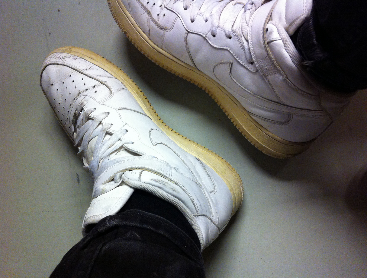 air force 1 soles turned yellow