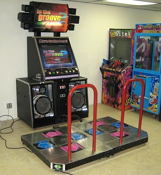 Игра автомат жизни. Dance Revolution аркада Arcade. Stepmania автомат. Dance Machine игра. In the Groove 2 Arcade.
